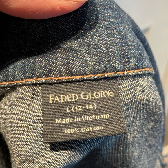 Faded glory cropped jean jacket size large. Dark wash. Perfect condition. - Picture 2 of 4